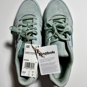Reebok Classic Leather Lifestyle Sneakers in Sea Spray US Women’s 8.5 NWT